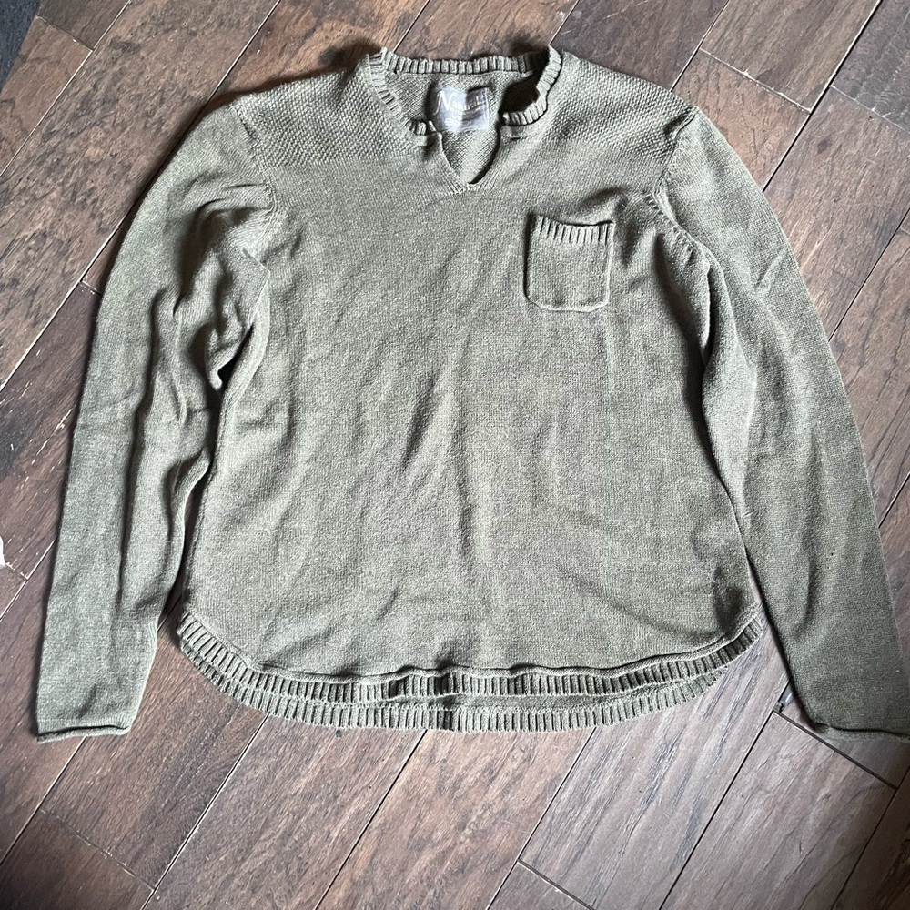Natural Reflections Green V-Neck Sweater Lightweight